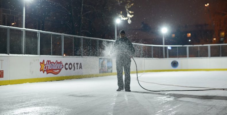 В ЮЗАО катки начали свою работу