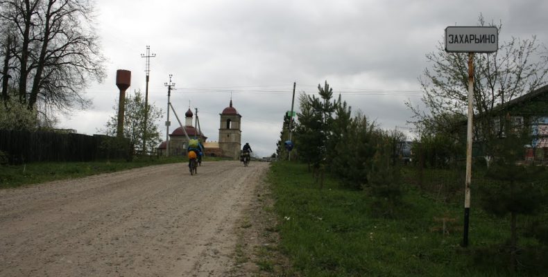 Дорогу к школе в поселке Захарьино скоро достроят