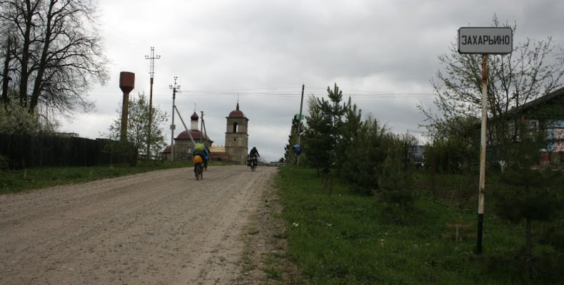 Дорогу к школе в поселке Захарьино скоро достроят