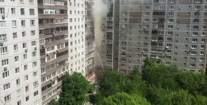 Небрежное курение чуть не сожгло дом на улице Грина