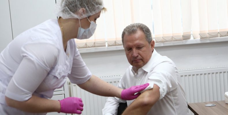 В ЮЗАО работают три пункта мобильной вакцинации от гриппа