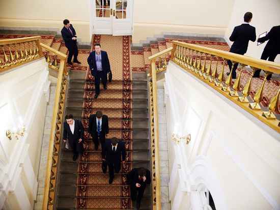 До конца года Путин обещал уволить десяток губернаторов