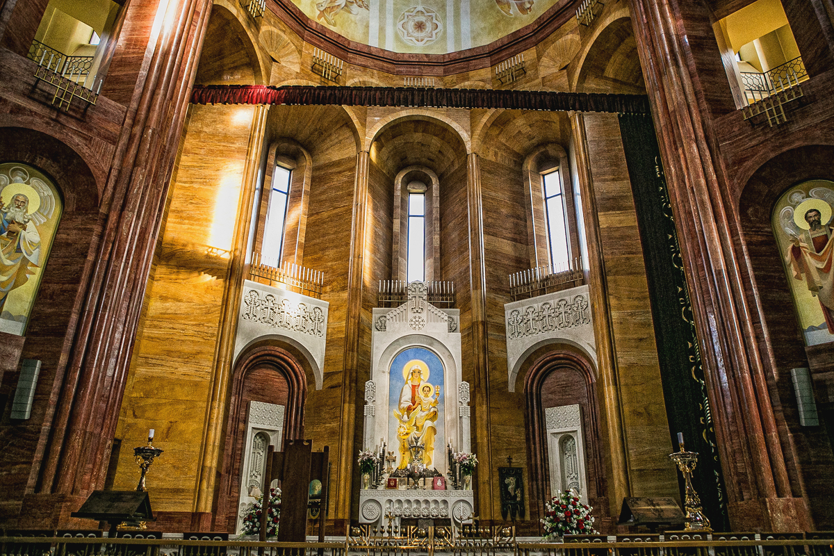 Армянская церковь фото изнутри