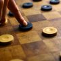 Наш спортсмен-ветеран Лев Бабаев сыграл вничью в шашки с вице-чемпионом Европы