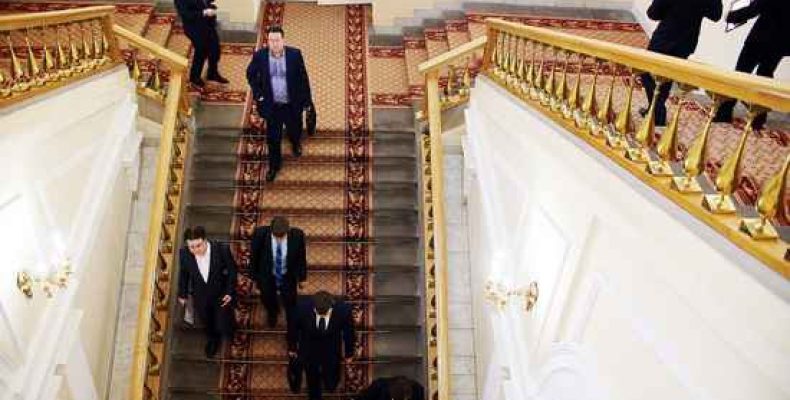 До конца года Путин обещал уволить десяток губернаторов