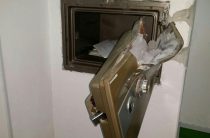 Квартиру в северном бутово обокрали на 7 млн руб.