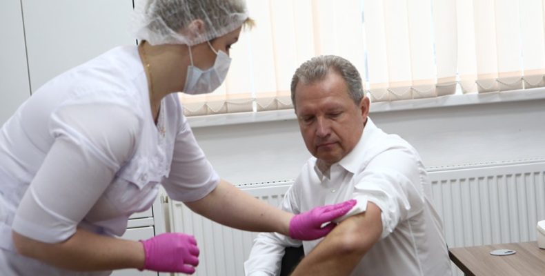 В ЮЗАО работают три пункта мобильной вакцинации от гриппа